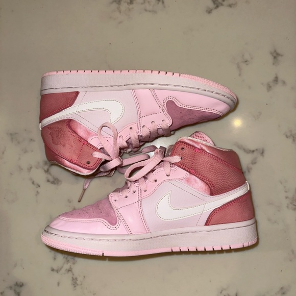 COPY - Pink Jordan 1 - Picture 7 of 10